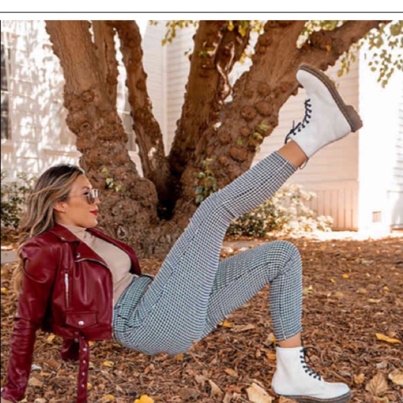 WHITE leather Dr. Martens 1460 lace up boots - good condition - size US 7 L - Picture 2 of 16